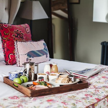 The George Inn Barford St Michael Zewnętrze zdjęcie Breakfast in bed