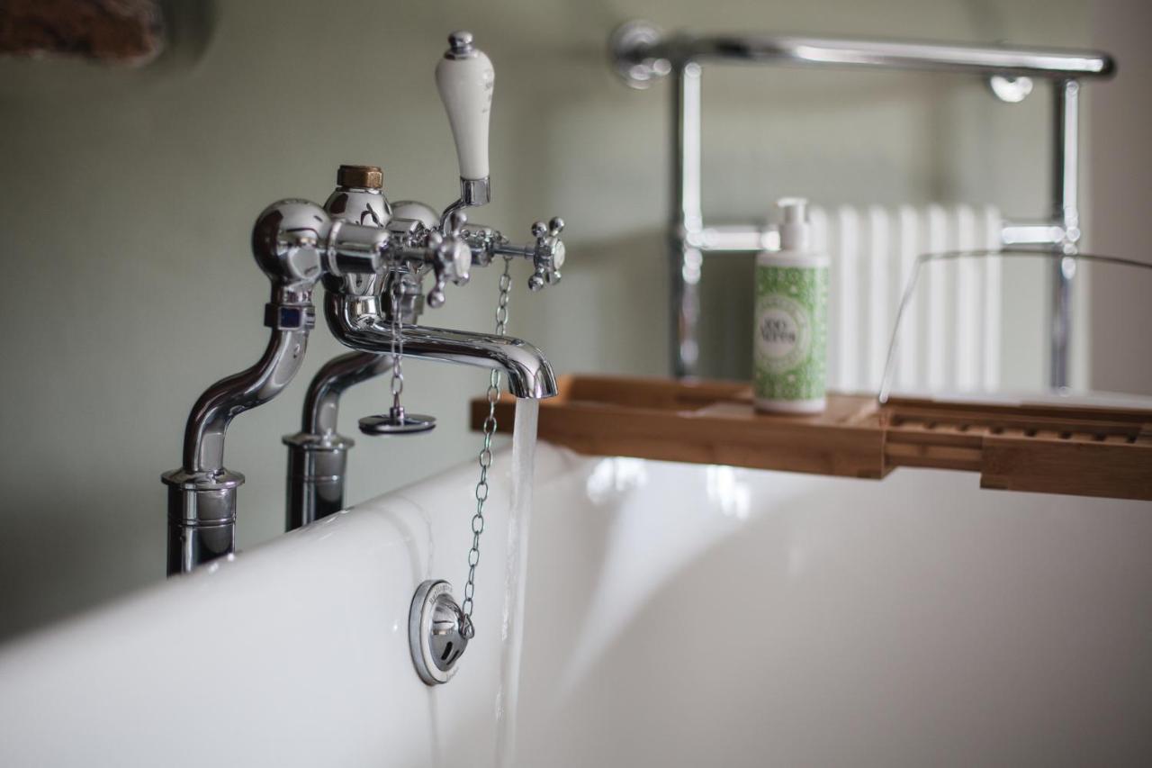 The George Inn Barford St Michael Zewnętrze zdjęcie A bath tap