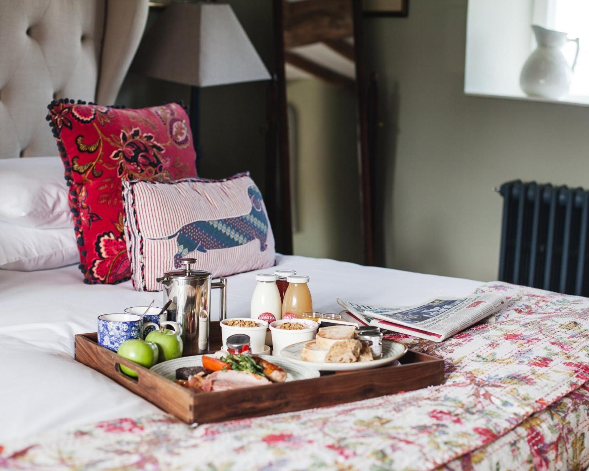 The George Inn Barford St Michael Zewnętrze zdjęcie Breakfast in bed